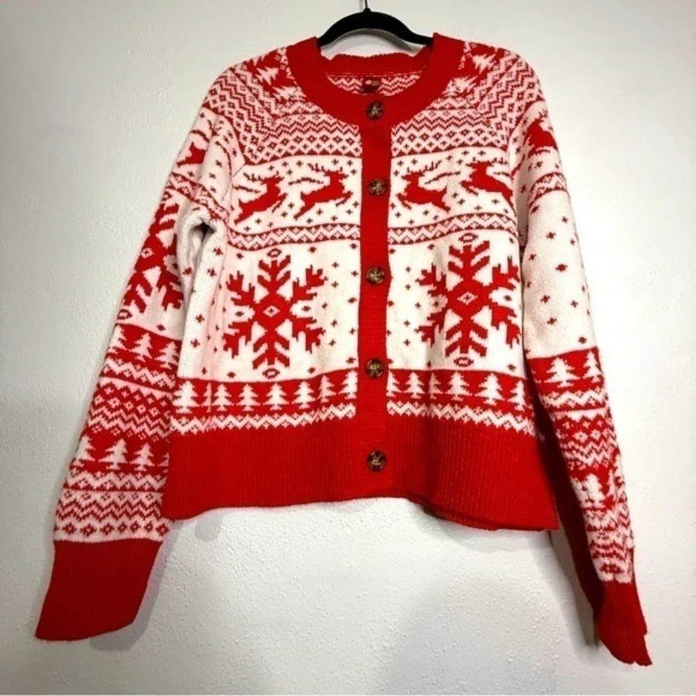 Dec. 25th red/white Christmas holiday cardigan. Sz L. Preowned. Like new.